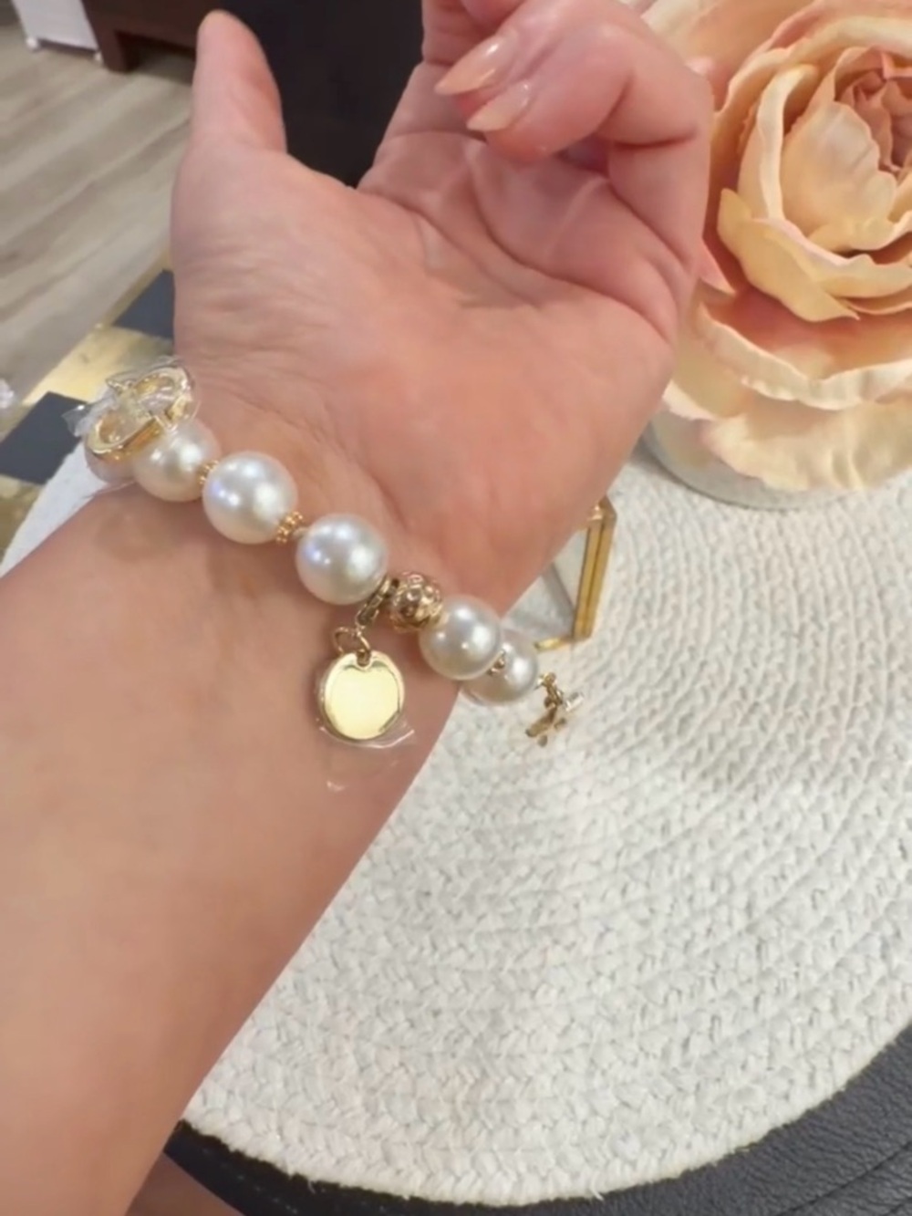 Dior Beauty Gold And white Pearl Charm Bracelet / New in Box - Picture 2 of 8
